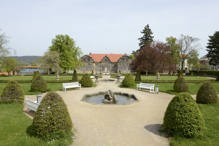 Abbildung 1: Blick über die Parkanlagen am Kleinen Schloss von Blankenburg. © Landesamt für Denkmalpflege und Archäologie Sachsen-Anhalt, Gunar Preuß. 