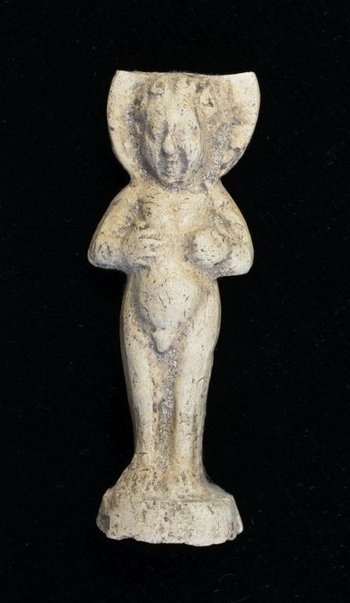 Abbildung 1: Magdeburg, Erzbergstraße, Christusfigürchen aus Ton. © Landesamt für Denkmalpflege und Archäologie Sachsen-Anhalt, Vera Keil.