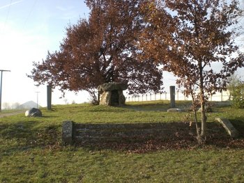 Abbildung 1: Das Köchstedter Kriegerdenkmal heute (Stand: Oktober 2013). © Mike Leske.